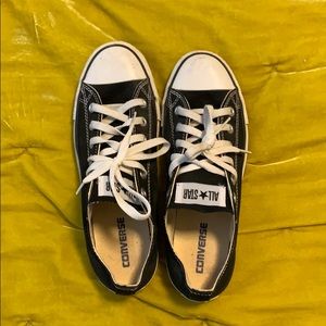 Black low top converse